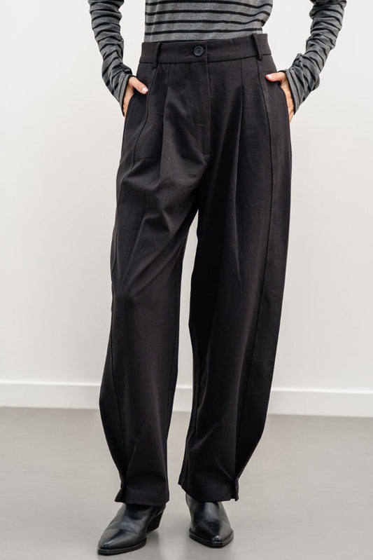 BARREL TROUSERS | TROUSERS | 298-Codes, collection-fall-winter-24, collection-woman-apparel-new-in, collection-woman-fall-winter-24, collection-woman-pants, FW-24, WOMAN | LAMA