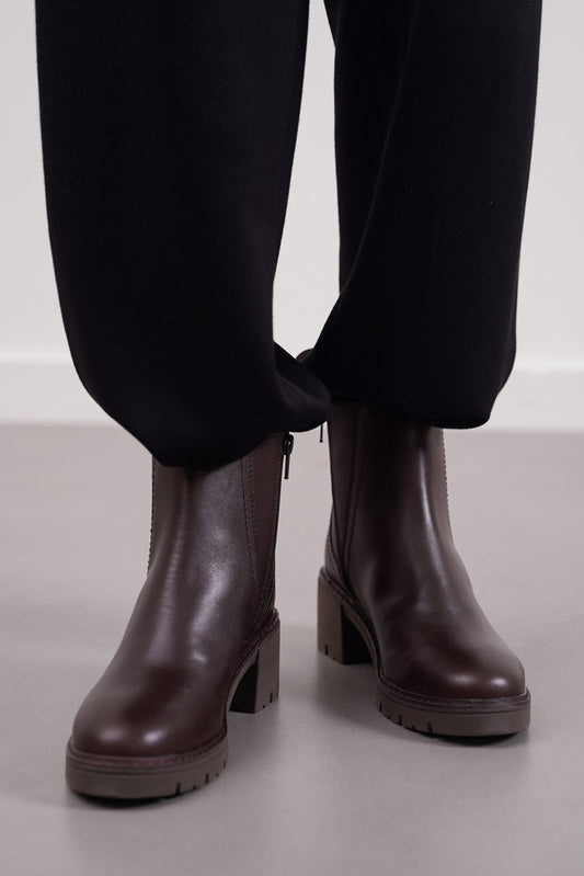 LEATHER CHELSEA BOOTS | BOOTS | collection-fall-winter-24, collection-shoes, collection-shoes-fall-winter-24, collection-woman-boots, collection-woman-fall-winter-24, collection-woman-shoes, FW-24, WOMAN | LAMA