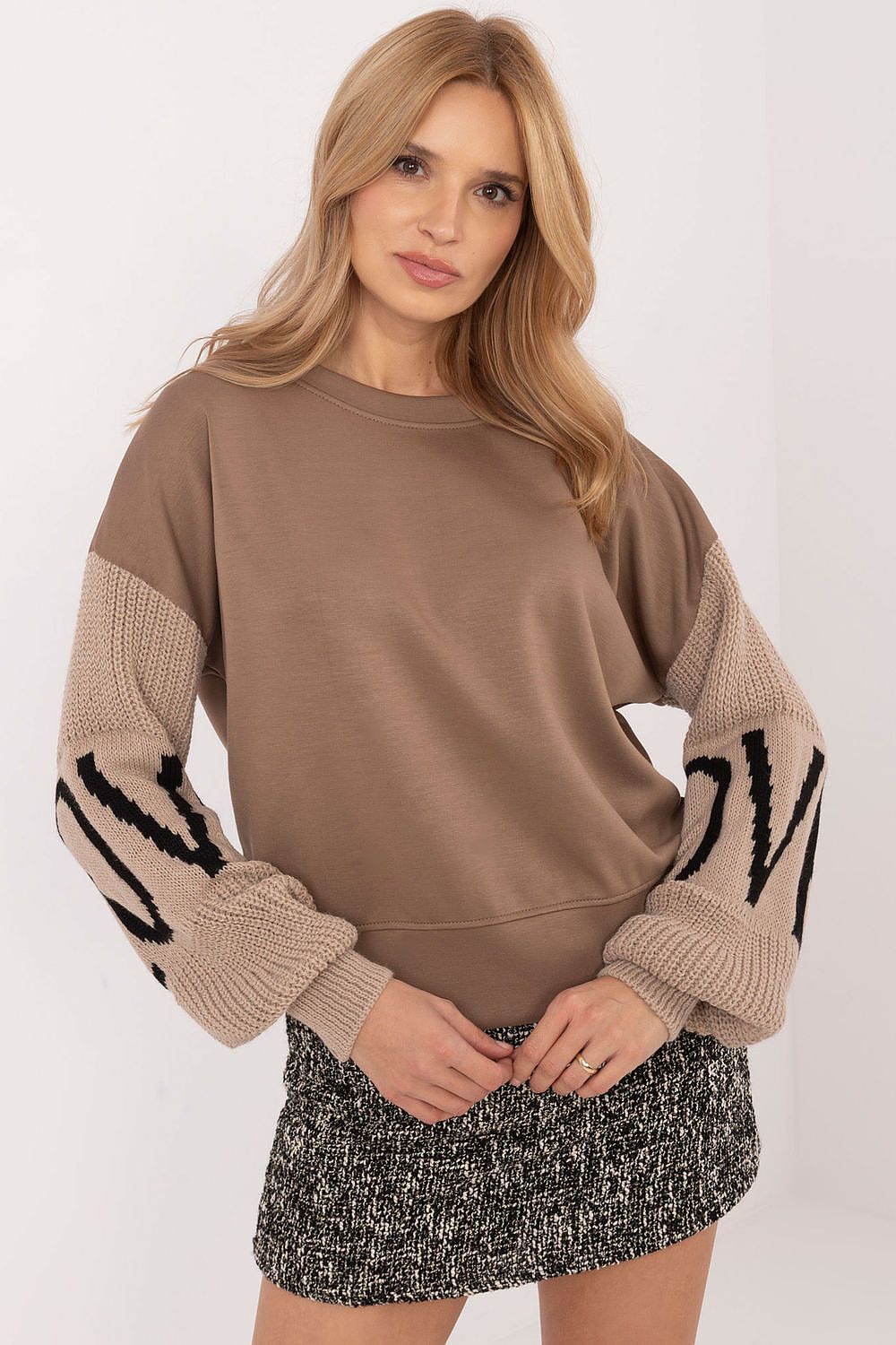 Sweatshirt model 202844 Italy Moda | Matterhorn_Category_/FEMME/V?tements Femme/Sweats et sweat-shirts femme, Matterhorn_Color_beige, Matterhorn_ProductId_202844, Matterhorn_Type_~Bluza, Matterhorn_Vendor_Italy Moda | Italy Moda