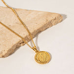 18K Gold Fashion Vintage Wings of Liberty Coin Pendant Necklace - Vignette | TRENDMAKERMODE™ 